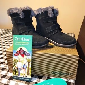 Orthofeet black boots. Like new!